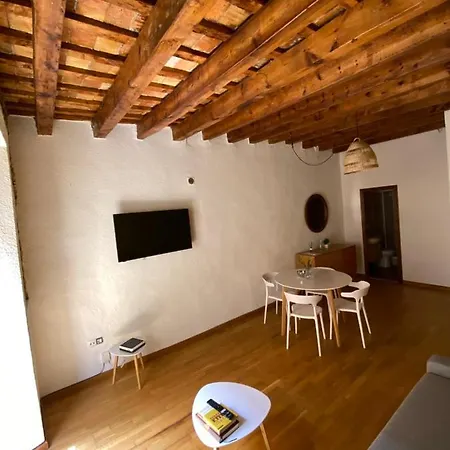 Casco Antiguo Apartment *